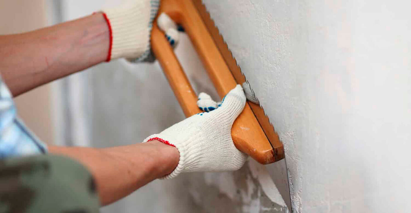 Какая шпаклевка лучше для стен под обои и под покраску?