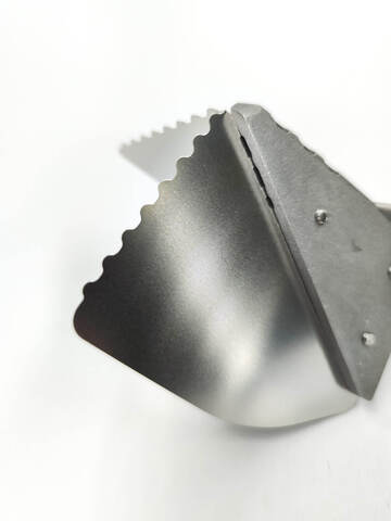 Шпатель Корчуганова зубчатый для углов Korshun / Коршун